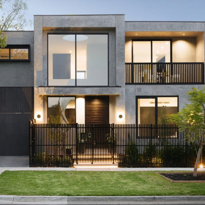 2B Maskell Street, Brighton VIC 3186

Modern house with glass windows and black metal gate at dusk